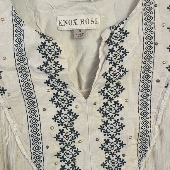 Knox Rose size small white with blue embroidery detail tank top - Picture 3 of 5